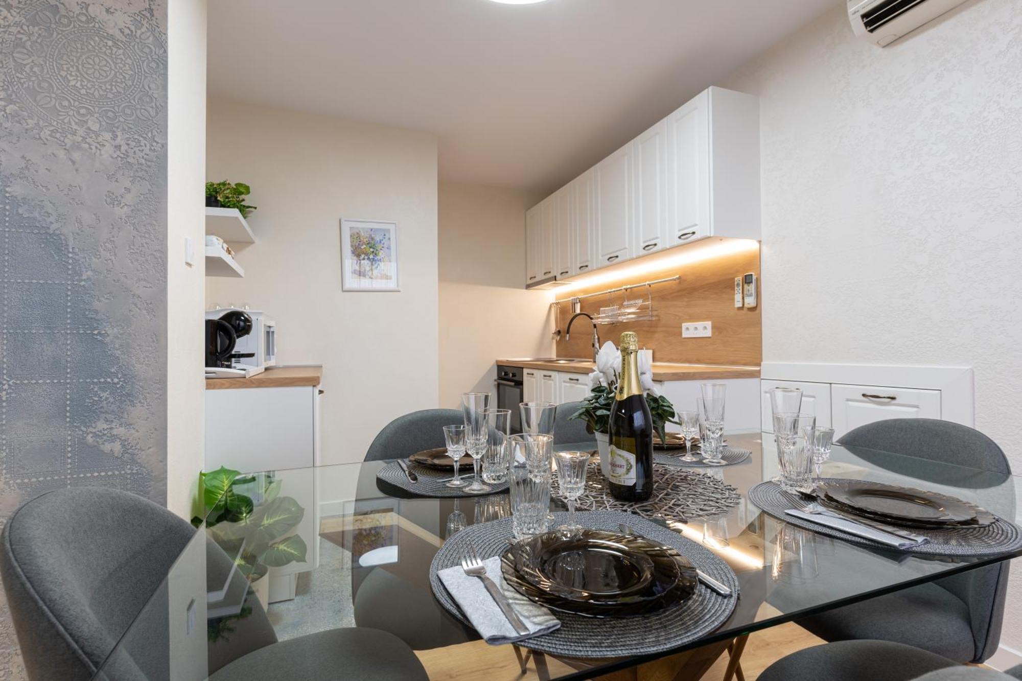 Guest House Divna เวลีคอเทอร์โนโว ภายนอก รูปภาพ