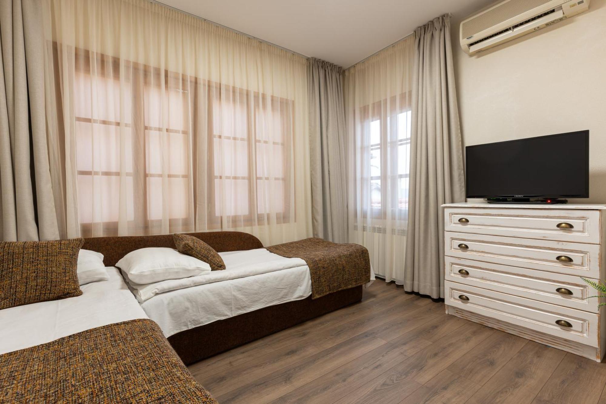 Guest House Divna เวลีคอเทอร์โนโว ภายนอก รูปภาพ